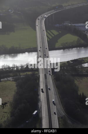 Ansicht von Friarton Bridge über den Fluss Tay Schottland Januar 2019 Stockfoto