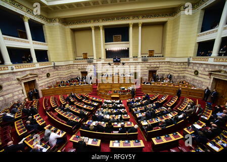 Athen, Griechenland. 25 Jan, 2019. Ansicht des griechischen Parlaments, während der Sitzung. Credit: Dimitrios Karvountzis/Pacific Press/Alamy leben Nachrichten Stockfoto