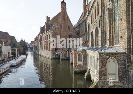Klassische Ansicht der historischen Stadtmitte von Brügge. Stockfoto