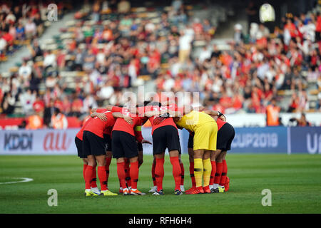 25. Januar 2019, Zayed Sports City Stadium, Abu Dhabi, Vereinigte Arabische Emirate; AFC Asian Cup Fußball Viertelfinale, Südkorea gegen Katar; Koreanische team Unordnung vor Kick off Stockfoto