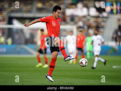 25. Januar 2019, Zayed Sports City Stadium, Abu Dhabi, Vereinigte Arabische Emirate; AFC Asian Cup Fußball Viertelfinale, Südkorea gegen Katar; Kim Young-gwon von Südkorea Stockfoto