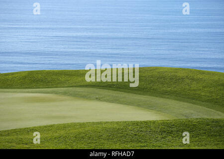 San Diego, Kalifornien, USA. 25 Jan, 2019. Das Torrey Pines Golf Course mit Blick auf den Ozean und ist Gastgeber des Farmers Insurance Open und die US Open im Jahr 2021. Credit: KC Alfred/ZUMA Draht/Alamy leben Nachrichten Stockfoto