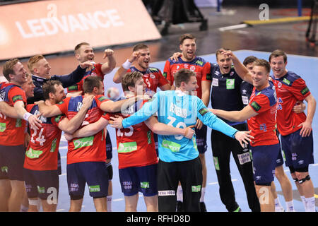 Hamburg, Deutschland. 25. Januar 2019. Célebration Sieg Norwegen während der IHF Männer Wm 2019, Halbfinale handball Match zwischen Deutschland und Norwegen am 25. Januar 2019 an Barclaycard Arena in Hamburg, Deutschland - Foto Laurent Lairys/MAXPPP Credit: Laurent Lairys/Agence Locevaphotos/Alamy leben Nachrichten Stockfoto