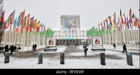 Berlin, Deutschland. 26 Jan, 2019. Das letzte Wochenende der Grünen Woche startet mit leichtem Schneefall. Quelle: Annette Riedl/dpa/Alamy leben Nachrichten Stockfoto