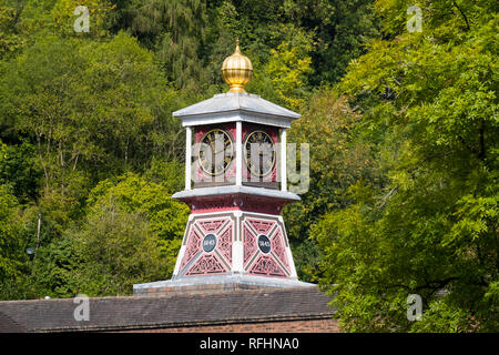 Clock Tower im Museum von Bügeleisen, Coalbrookdale, Ironbridge, Shropshire, England, Großbritannien Stockfoto