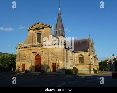 Attigny (Ardennen) Église Notre-Dame, Fassade. Stockfoto