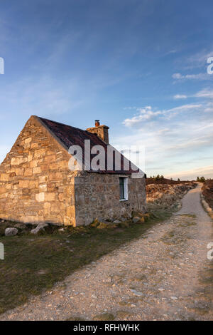 Die Ryvoan Tierheim bothy auf der Ryvoan Pass im Cairngorms Nationalpark von Schottland. Stockfoto