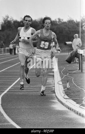 Atletiekinterland Nederland, Germany B, Belgie op Papendal Jos Hermens (rechts), Bestanddeelnr 927-3806. Stockfoto