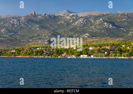 Podstrana, unter dem Berg Velebit Stockfoto