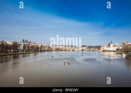 Prag, tschechische Republik - April, 2018: Die schöne Altstadt von Prag und die Moldau Stockfoto