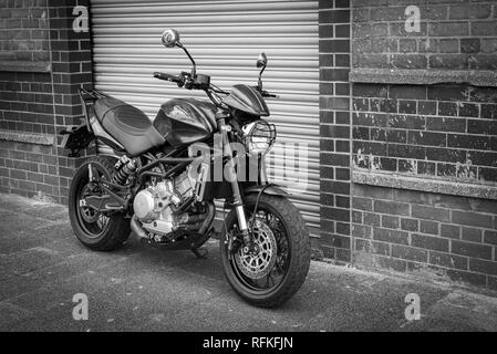 Moto Morini Scrambler 1200 im städtischen Straßen Stockfoto