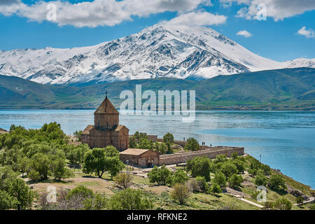 Akdamar Kirche (die Kirche des Heiligen Kreuzes) ist... Insel Akdamar, auch als Aghtamar, Akhtamar und Ahtamar bekannt. Stockfoto