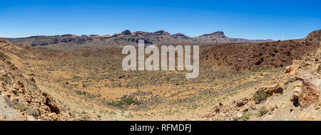 Panoramablick über die lavafelder von Las Canadas Caldera der Vulkan Teide. Viewpoint: Minas de San Jose. Teneriffa. Kanarischen Inseln. Spanien. Stockfoto