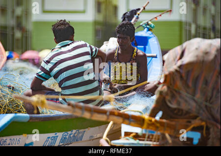 Fischer auf Marina Beach, Chennai, Indien Stockfoto