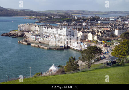 West von der Oberseite der Plymouth Hoe Smeatons Turm. Umfasst Waterfront Public House Stockfoto