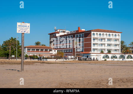 Maritime Nachbarschaft, Promenade, Strand, Sant Salvador, El Vendrell, Coma-ruga, Costa Dorada, Katalonien, Spanien Stockfoto