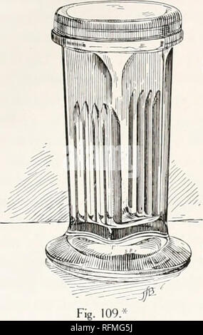 . Der Carnegie Institution in Washington Publikation. Datensätze. 121 Dieses Buch darf nicht verloren gehen oder verlegt werden. Der Vorteil ist, dass die Seriennummer auch auf der Flasche mit dem erhaltenen Material geschrieben ist sehr offensichtlich, wenn eine Sache dieser Art überhaupt geschieht. Die Seriennummer ist auf eine Kante der Folie - box geschrieben, und serviert es zu identifizieren (Abb. 103). Einige Datensatz neben einer bloßen Zahl sollte auch auf der Folie - Kartons gesetzt werden. Alle Folien innerhalb tragen dieses Num- ber, e. g., 256, und auch eine Reihe von eigenen,/. e., ich 25. Die Boxen sind dann weg, die auf Regalen eingereicht Stockfoto