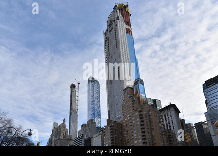 Eine Aufzeichnung - Zerbrechen von $ 238 Mio. Kauf eines Manhattan Penthouse mit 220 Central Park South kam an den Händen der Milliardär und Zitadelle Hedge Fonds f Stockfoto