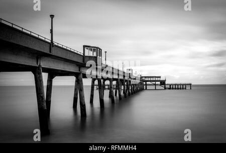 Seitenansicht von Deal Pier Stockfoto