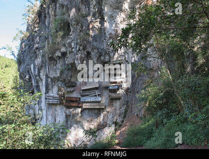 Igorot hängenden Särge in Echo Valley, Sagada, Mountain Province, Philippinen Stockfoto