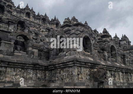 Ein Blick auf die Terrasse detail Tempel Borobudur in Java, Indonesien. Stockfoto