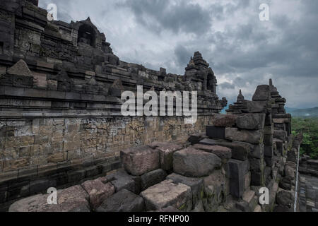 Ein Blick auf die Terrasse detail Tempel Borobudur in Java, Indonesien. Stockfoto