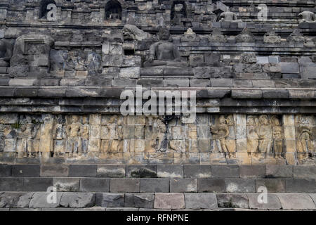 Ein Blick auf die Terrasse detail Tempel Borobudur in Java, Indonesien. Stockfoto