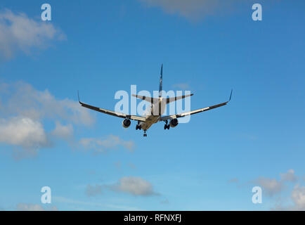 Deutschland, Frankfurt - September 06, 2015: Boeing 767 der Delta Anflug und Landung am Flughafen Frankfurt Stockfoto