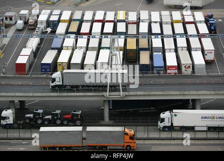 Geparkten Lkw, Fährhafen Dover, Großbritannien Stockfoto