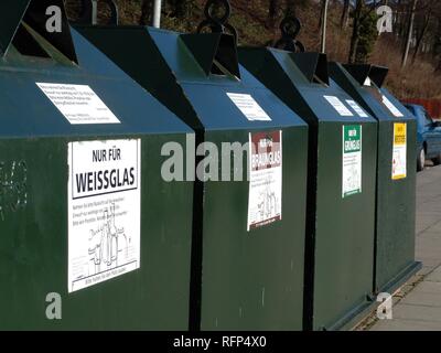 Container für Wertstoffe, Hamburg, Deutschland Stockfoto