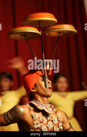 LKA, Sri Lanka, Kandy: Kohomba Tanz, Kandy Dance. Traditionelle Tanz beten den Gott Kohomba zu. Tanz Performance für Stockfoto