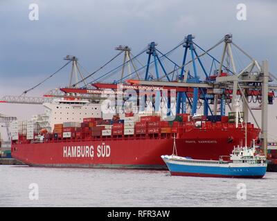 Container freightship der deutschen Reederei Hamburg Süd, Be- und Entladen, Hamburg, Deutschland Stockfoto