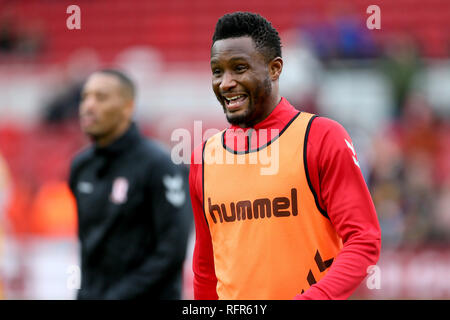 Middlesbrough ist John Obi Mikel Aufwärmen vor der FA Cup in die vierte Runde im Riverside Stadium, Middlesbrough. Stockfoto