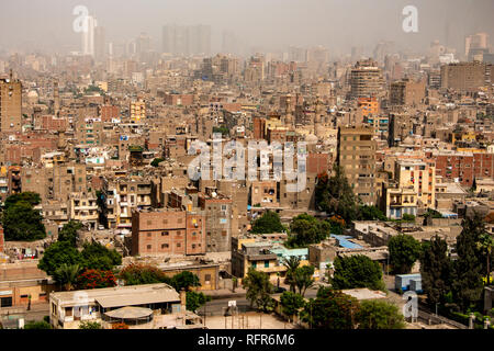 Blick auf die stadt Kairo - Ägypten, Afrika. Kairo ist die größte Stadt auf dem afrikanischen Kontinent. Stockfoto