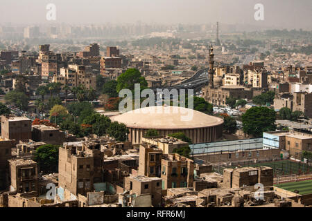 Blick auf die stadt Kairo - Ägypten, Afrika. Kairo ist die größte Stadt auf dem afrikanischen Kontinent. Stockfoto