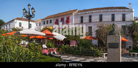 Marbella, Spanien - August 26., 2018. Orange Platz, der Plaza de los Naranjos in der Altstadt von Marbella, Spanien. Die Plaza stammt aus 1485. Stockfoto