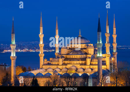 Blaue Moschee in der Götterdämmerung in Istanbul, Türkei Stockfoto