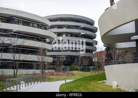 Die moderne Entwicklung Grüne Inseln (grüne Inseln) an der Trabrennbahn Krieau (Krieau Rennbahn), Pferderennbahn, Bezirk Leopoldstadt, Wien, Österreich Stockfoto