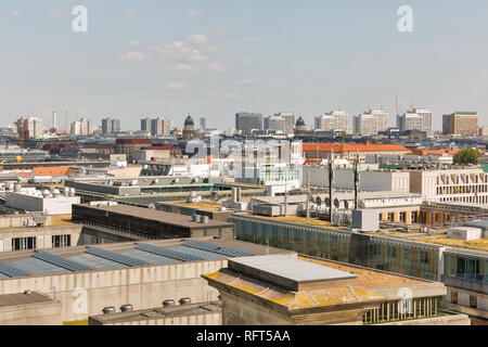 Berliner Stadtbild von Reichstag Dach. Berlin-mitte, Deutschland Stockfoto