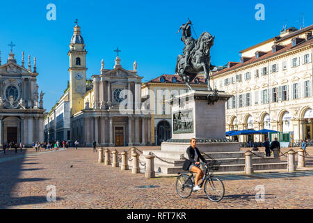 Anzeigen von Emanuele Filiberto Statue in Piazza San Carlo, Turin, Piemont, Italien, Europa Stockfoto