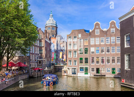 Kuppel der Kirche des Heiligen Nikolaus und den Kanal, Amsterdam Oudezijds Voorburgwal Altstadt, Nord Holland, Niederlande, Europa Stockfoto