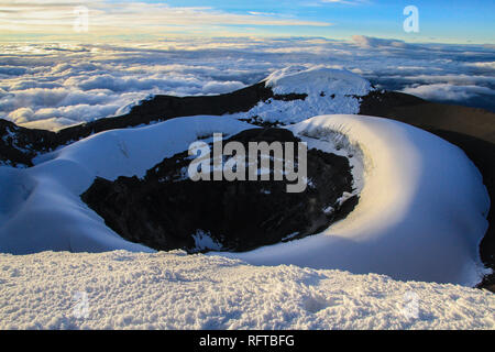 Einen atemberaubenden Blick auf einen Sonnenaufgang am Cotopaxi Vulkan, Ecuador Stockfoto