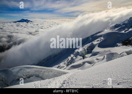 Einen atemberaubenden Blick auf einen Sonnenaufgang am Cotopaxi Vulkan, Ecuador Stockfoto