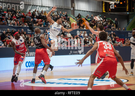 Montreux, Schweiz. 26 Jan, 2019. Final Four DER SWISS BASKET LIGA (SBL) CUP 2019 FRIBOURG OLYMPIC VS SAM MASSAGNO - Fribourg Olympic vs Sam Massagno am Pfad entführt Stadion in Montreux in der Schweiz, (Halbfinale) 26-01-2019. Quelle: Eric Dubost/Alamy leben Nachrichten Stockfoto