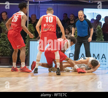 Montreux, Schweiz. 26 Jan, 2019. Final Four DER SWISS BASKET LIGA (SBL) CUP 2019 FRIBOURG OLYMPIC VS SAM MASSAGNO - Fribourg Olympic vs Sam Massagno am Pfad entführt Stadion in Montreux in der Schweiz, (Halbfinale) 26-01-2019. Quelle: Eric Dubost/Alamy leben Nachrichten Stockfoto