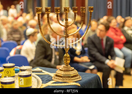 Brentwood, Essex, 26. Januar 2019 Holocaust-gedenktag Ereignis in Brentwood Essex mit Lautsprecher Leslie Klienman Auschwitz überlebender. Kredit Ian Davidson/Alamy leben Nachrichten Stockfoto