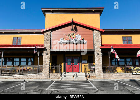 Ein logo Zeichen außerhalb eines berühmten Dave's Restaurant Lage in Woodbridge, Virginia, am 21. Januar 2019. Stockfoto