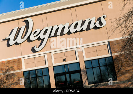 Ein logo Zeichen außerhalb eines Wegmans Food Markets Lebensmittelgeschäft in Frederick, Maryland, am 22. Januar 2019. Stockfoto