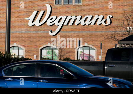 Ein logo Zeichen außerhalb eines Wegmans Food Markets Lebensmittelgeschäft in Frederick, Maryland, am 22. Januar 2019. Stockfoto