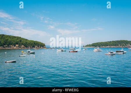 Boote in Frenchman Bay, in Bar Harbor, Mount Desert Island, Maine Stockfoto